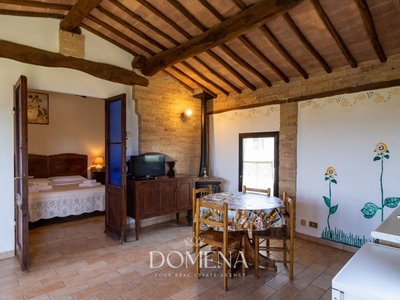 Casale in Vendita a Siena, zona Sant'Andrea a Montecchio, 2'100'000€, 651 m², arredato
