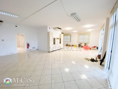 Immobile commerciale in Vendita a Pisa, zona COLTANO / OSPEDALETTO, 175'000€, 100 m²