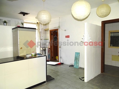 Negozio in Affitto a Livorno, 800€, 80 m²