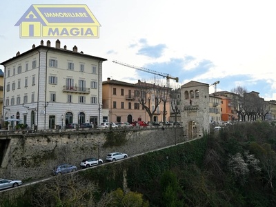Negozio in vendita, Ascoli Piceno centro storico