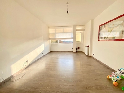 Quadrilocale in Vendita a Massa, zona Quercioli, 190'000€, 80 m², con Box