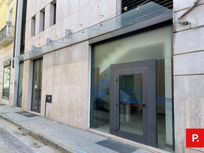 Ufficio in Affitto a Caserta, zona Centro, 6'000€, 600 m²