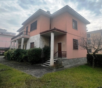 Villa in Via Dello Stadio, 45, Brescia (BS)