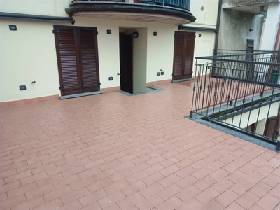 Appartamento in vendita a Calco Lecco