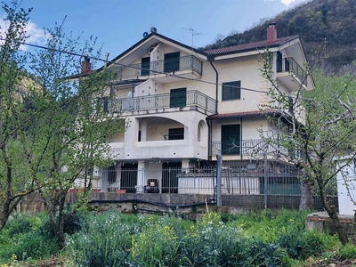 Casa semi indipendente in vendita a Giffoni Valle Piana Salerno