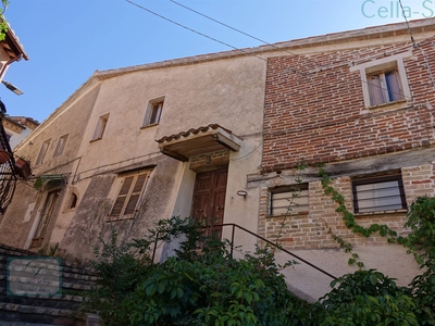 Casa semi indipendente in vendita a San Ginesio Macerata