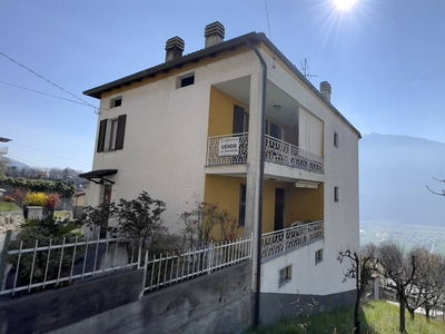 Casa singola in vendita a Buglio In Monte Sondrio