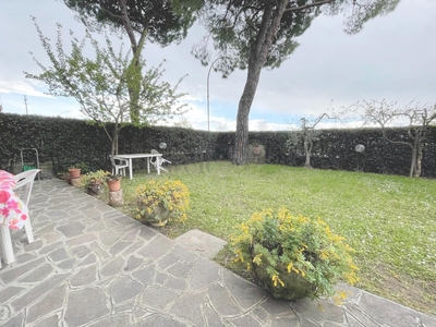 Quadrilocale con giardino, Campi Bisenzio palagetta