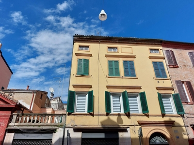 Trilocale con terrazzo, Ferrara centro storico
