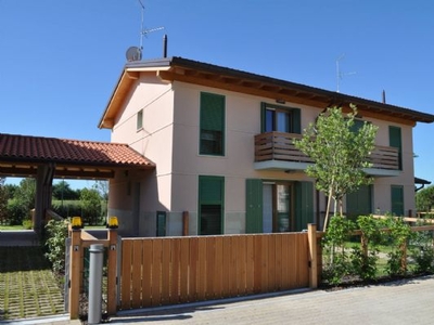 Villa a schiera in vendita a Lignano Sabbiadoro Udine Lignano Riviera