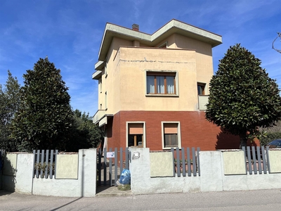 Villa bifamiliare in vendita a Campi Bisenzio Firenze San Giusto