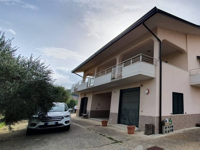 Villa bifamiliare in vendita a Capriglia Irpina Avellino