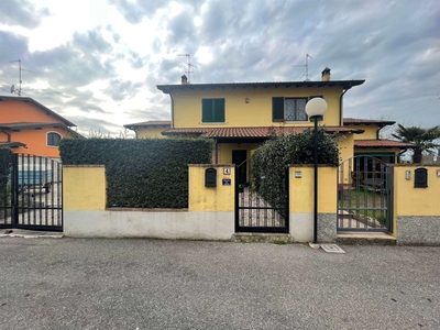 Villa in vendita a Castelgerundo Lodi Camairago