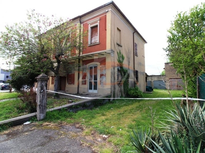 villa in vendita a Lavezzola