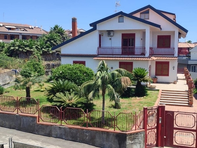 Villa in vendita a San Gregorio Di Catania Catania Carrubbazza