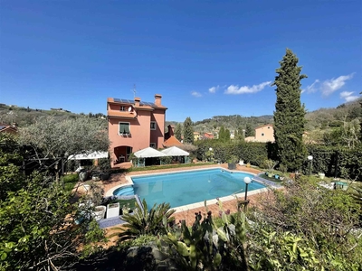 Villa in vendita a Sarzana La Spezia