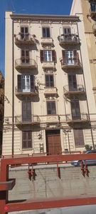 Appartamento in Affitto in Piazza Vittorio Emanuele Orlando a Palermo