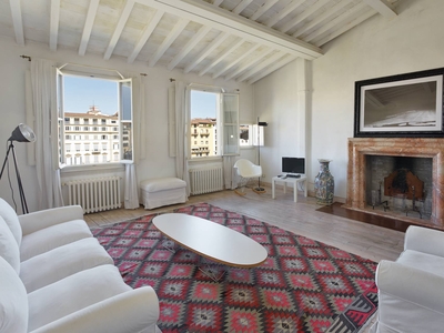 Appartamento in Borgo San Jacopo a Firenze