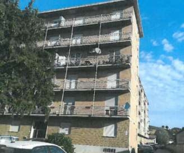 Appartamento in Via Fratelli Rosselli, Nizza Monferrato, 5 locali
