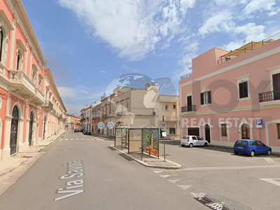 Fondo commerciale in affitto Lecce