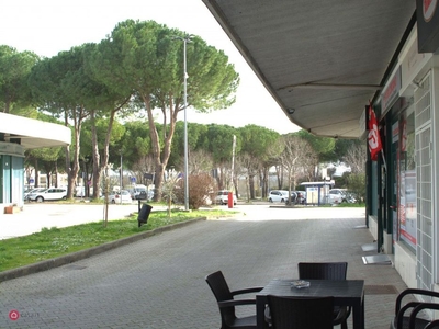 Negozio/Locale commerciale in Affitto in Via Aldo Moro a Corciano