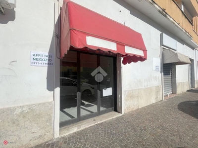 Negozio/Locale commerciale in Affitto in Via Cavour 68 a Latina