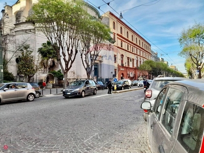 Negozio/Locale commerciale in Affitto in Via Domenico Cirillo a Napoli