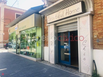 Negozio/Locale commerciale in Affitto in Via Giacomo Matteotti a Foggia