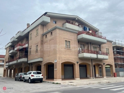 Negozio/Locale commerciale in Affitto in Via Manfredonia a Foggia