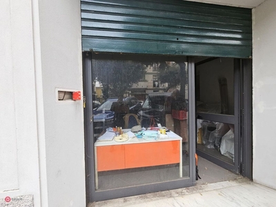 Negozio/Locale commerciale in Affitto in Via Mazzini a Lavagna
