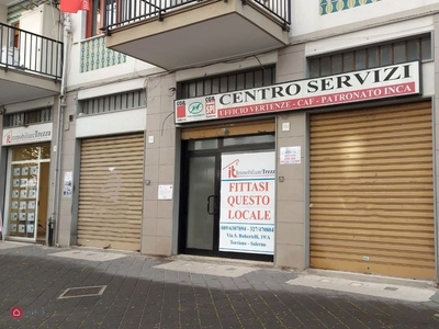 Negozio/Locale commerciale in Affitto in Via Sabato Robertelli 19 a Salerno