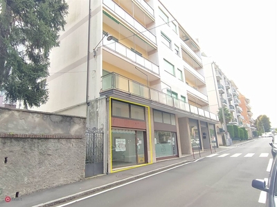 Negozio/Locale commerciale in Affitto in Via XX Settembre 15 a Arona