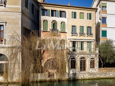 Palazzo in vendita a Treviso