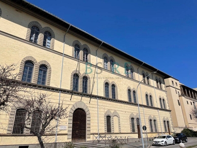 Palazzo / Stabile in vendita a Viterbo - Zona: Semicentro