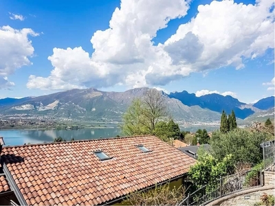 Prestigiosa villa di 330 mq in vendita Via Piave, 43, Oggiono, Lombardia