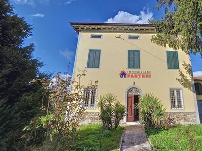 Prestigiosa villa di 433 mq in vendita, Via della Chiesa, Capannori, Lucca, Toscana