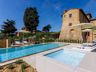 Private house in the Chianti area for 12 persons, pool and A \/ C