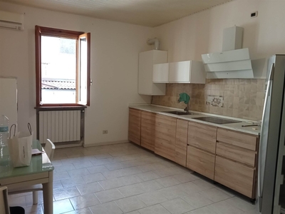 Quadrilocale a Casale Monferrato, 2 bagni, 110 m², 2° piano in vendita