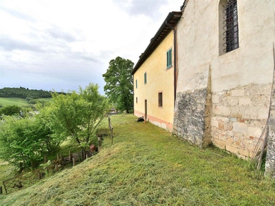 Quadrilocale in Località Montefalconi a Poggibonsi