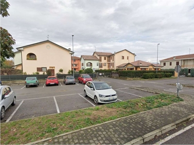 Quadrilocale in Via Parini 12/A, Bonate Sotto, 2 bagni, garage, 148 m²