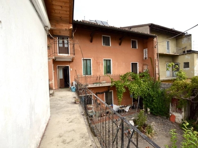 Rustico a Manerba del Garda, 11 locali, 4 bagni, 600 m² in vendita
