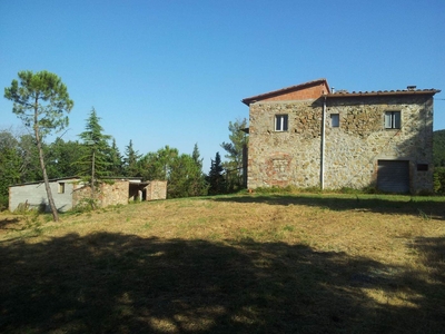 Rustico casale in zona Orciatico a Lajatico