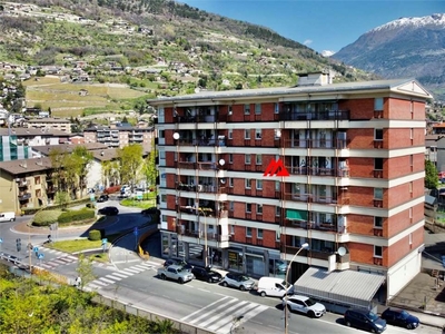 Trilocale in Via Chambery 194, Aosta, 1 bagno, 87 m², 4° piano