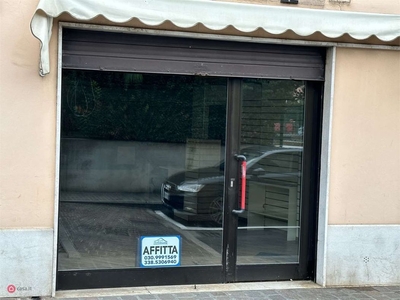 Ufficio in Affitto in a Desenzano del Garda