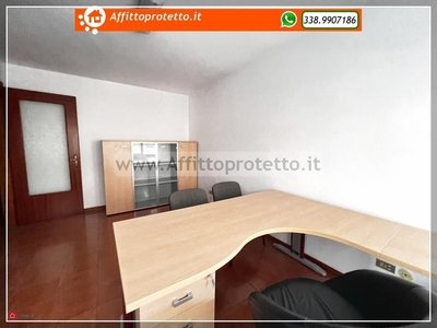 Ufficio in Affitto in Via Mamurra 4 a Formia