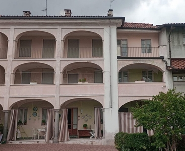 Villa a schiera in Strada Barazzetto Vandorno 14, Biella, 17 locali
