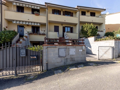 Villa a schiera in vendita a Calci Pisa
