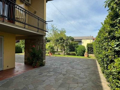 Villa a schiera in vendita a Prato Iolo