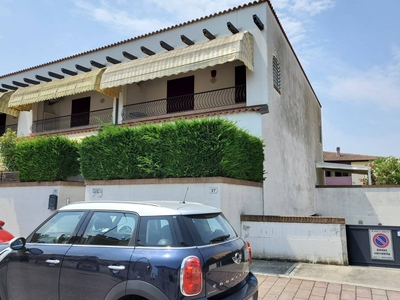 Villa a schiera in zona Lido Degli Estensi a Comacchio
