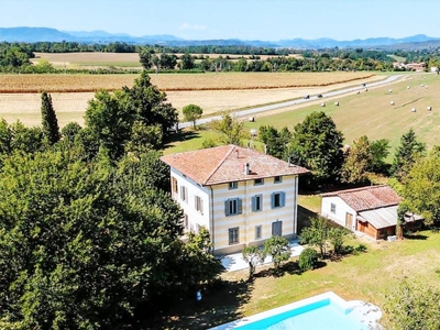 Casa a Scarperia con barbecue, giardino e piscina